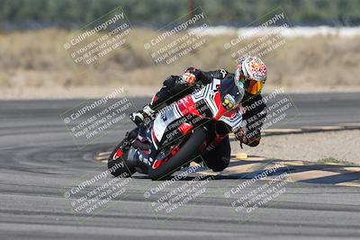 media/Oct-13-2025-Moto Forza (Mon) [[a66d839500]]/3-B Group/Session 3 (Turn 16)/